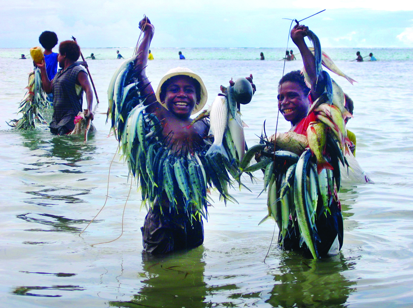 community_fishing_andraisland_png_pierre_boblin Catching tuna on boat
