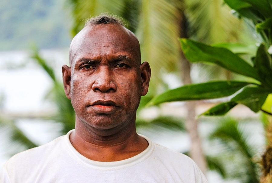 Head and shoulders portrait of Tony Atitete. Photo WorldFish/Bira'au Wilson Saeni.